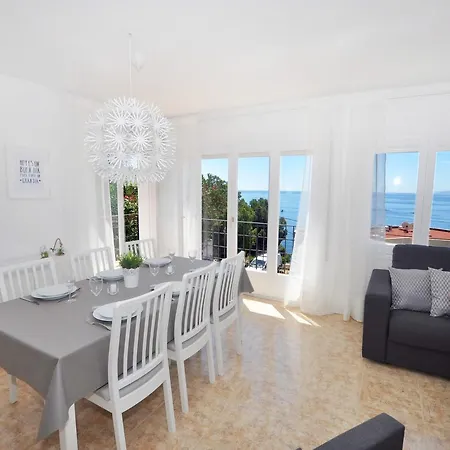 1172 Canyelles - Apivend Immo * Росас